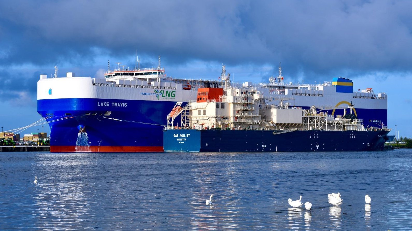LNG bunkering of Lake Travis by Gas Agility.